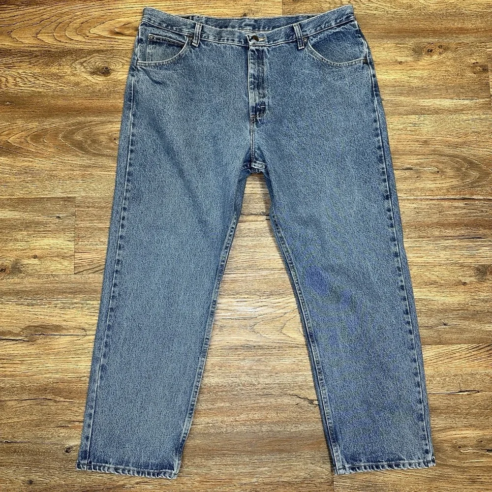Wrangler Mens Jeans Tag 40x30 Actual 42x30 Relaxed Fit 100% Cotton Blue